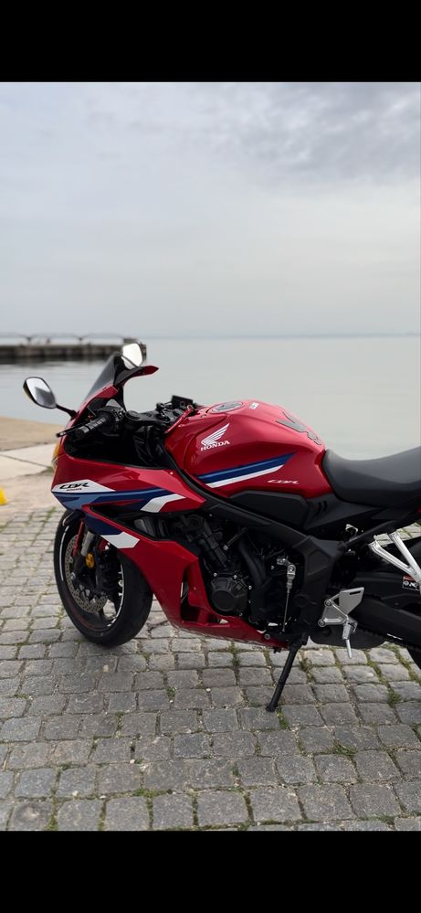 Honda CBR650R sem E-Clutch