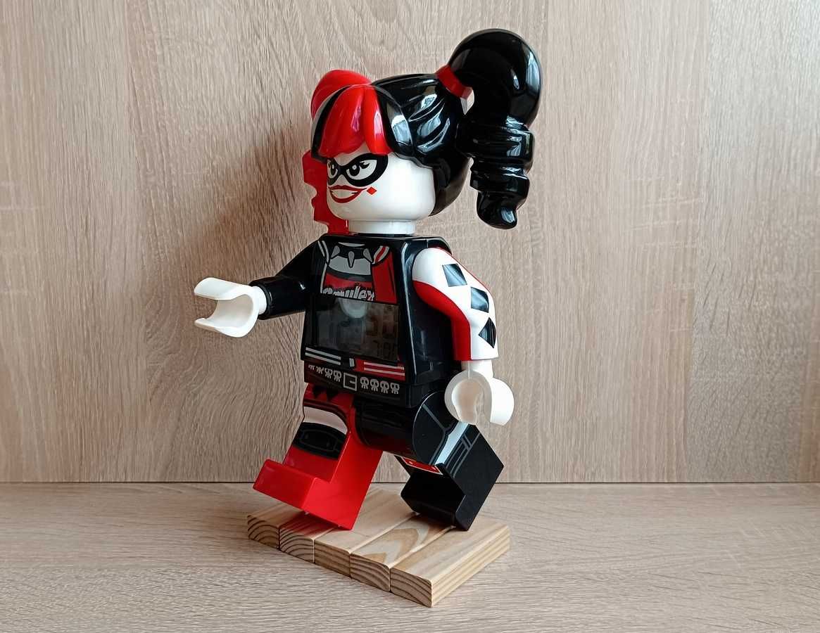Duża LEGO figurka - zegarek Harley Quinn (2017)