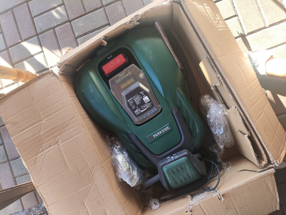 Robot do trawy koszący Parkside PMRA 20-Li A1 cały zestaw