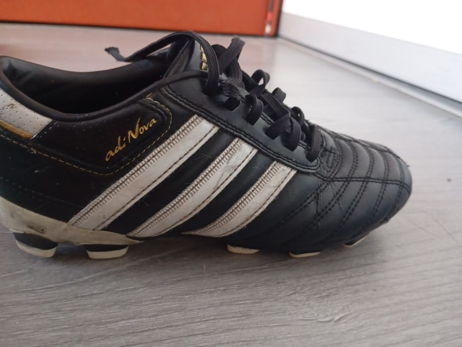 Продам бутсы футбольные