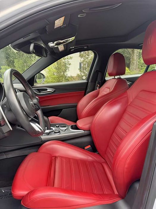 Alfa Romeo Giulia      2021