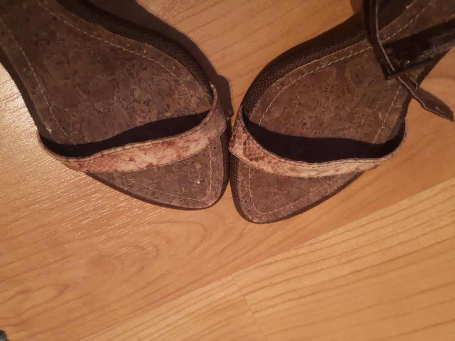 Sandálias em tons castanho, novas, Bianca, 35