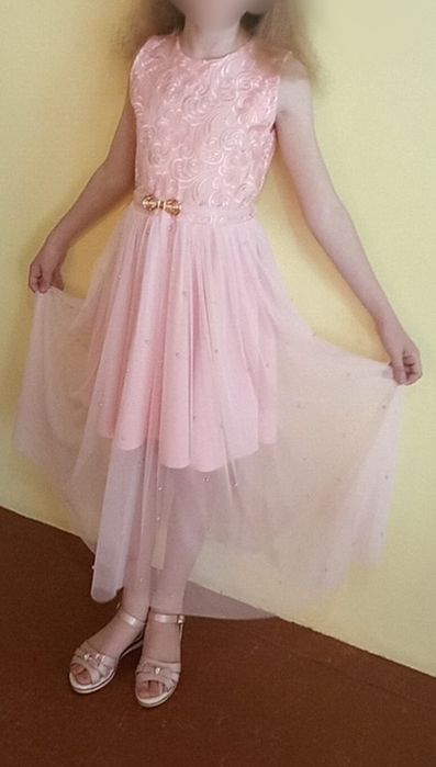 Святкова рожева сукня