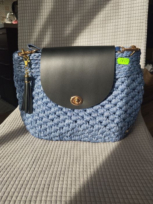 Torebka robiona na szydełku