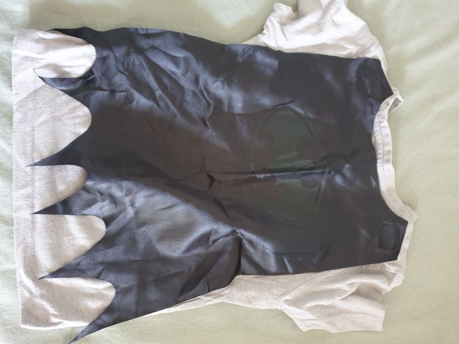Koszulka strój T-shirt batman z peleryną 98 104 3 / 4 lata C&A