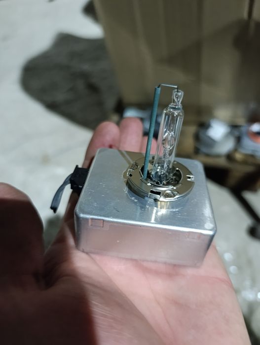 Ксеноновая лампочка PHILIPS D5S 12V 25W HID Audi Q3. A3. A4. A8