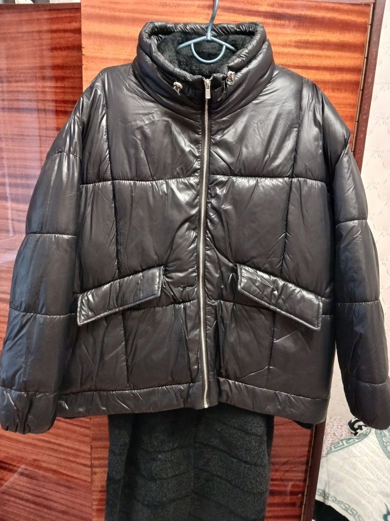 Продам жіночу куртку