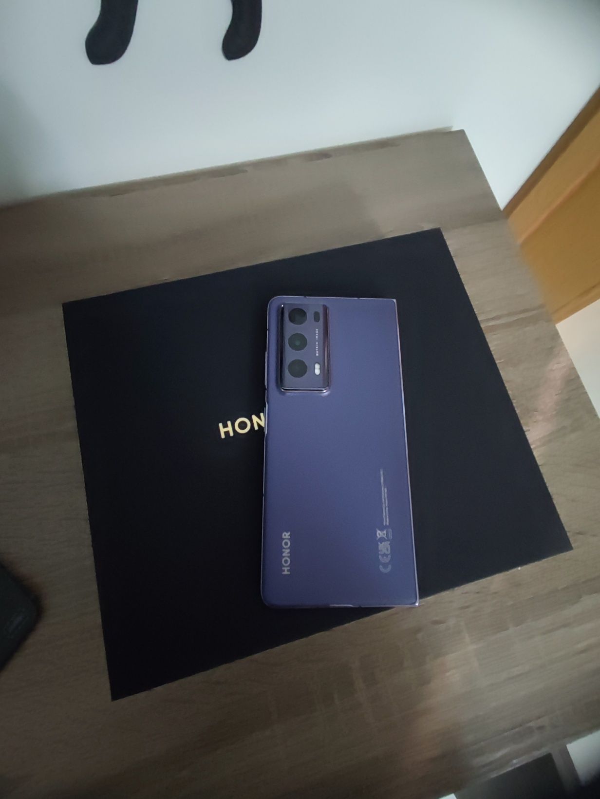 Honor Magic V2 Roxo16GB/ 512GB  Novo