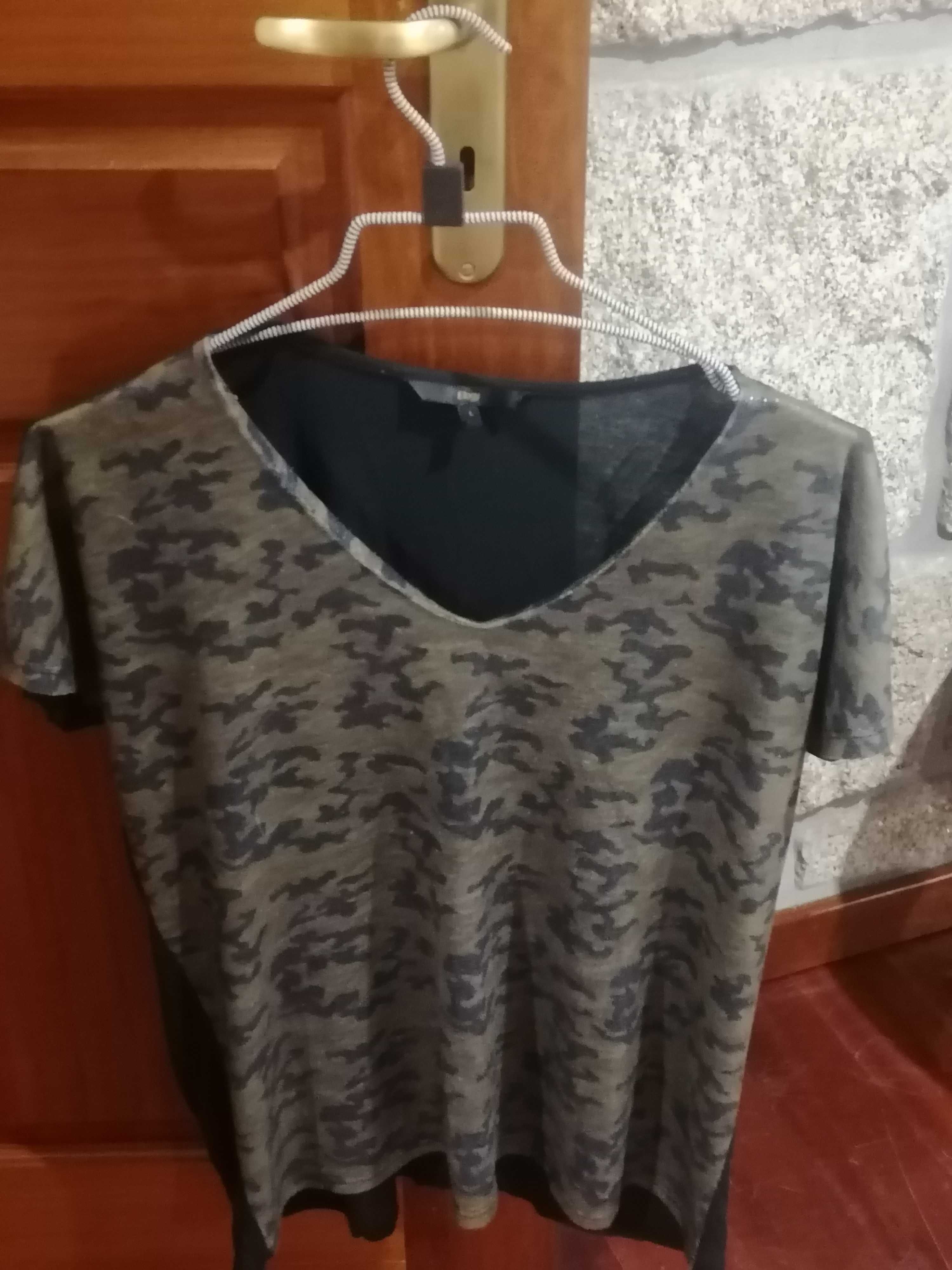 Camisola manga curta camuflado