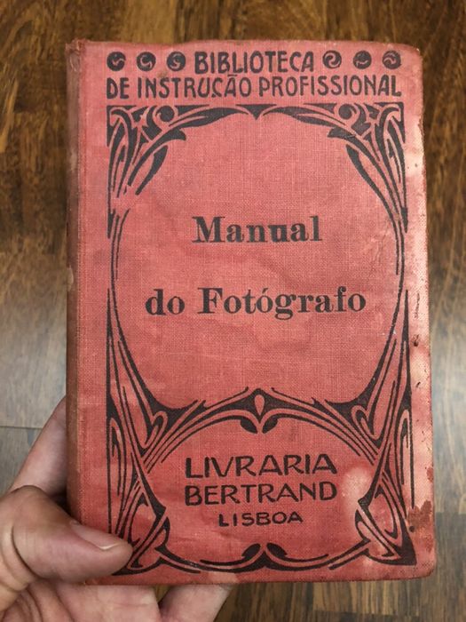 Manual do Fotógrafo - Bertrand - Raphael Bordallo Pinheiro