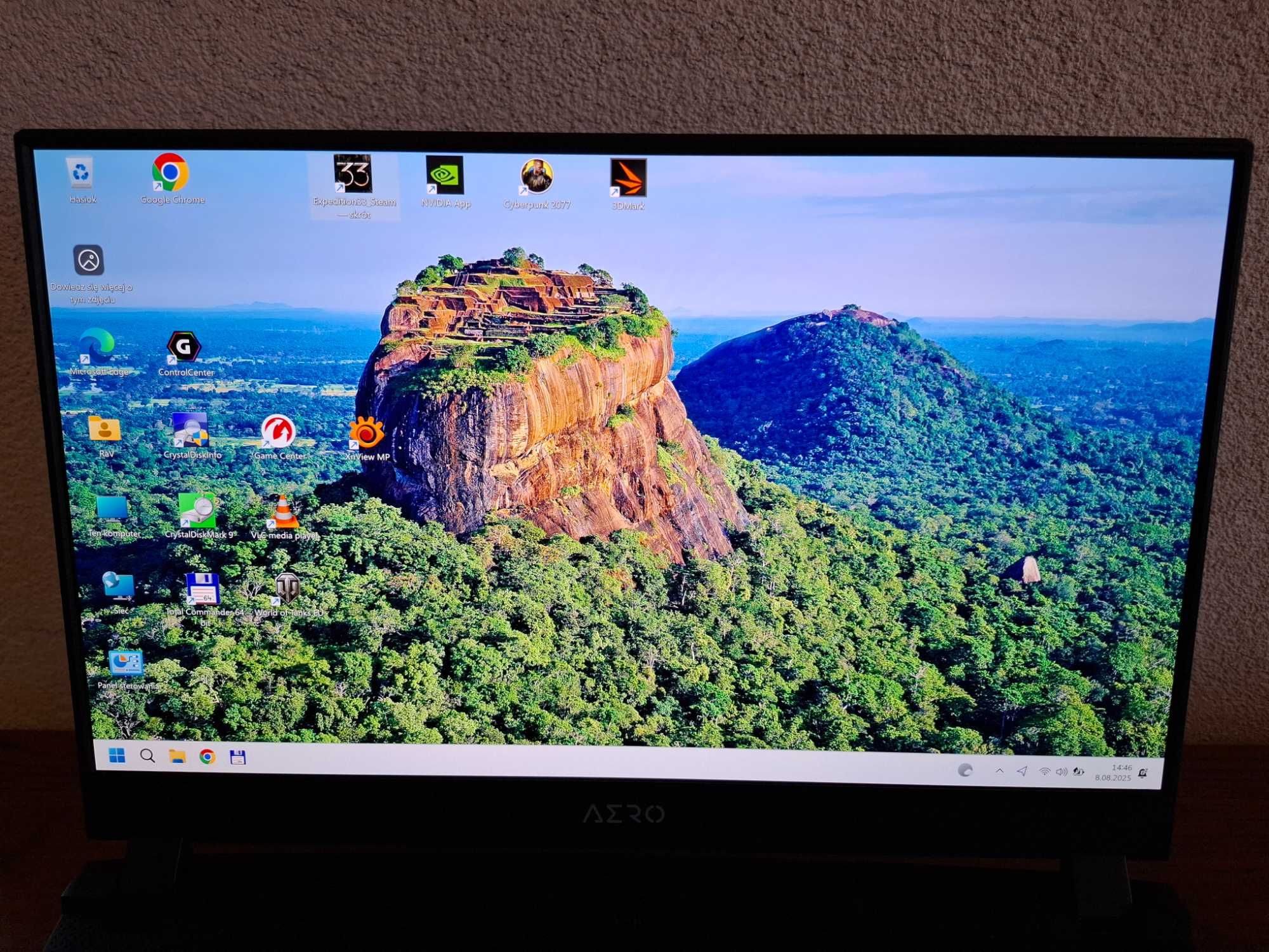 Gigabyte AERO 15 OLED i7-11800H/32GB/1TB/W10P RTX3070 - STAN IDEALNY