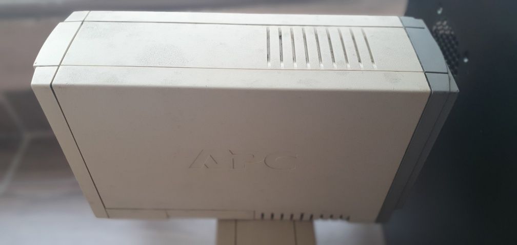 APC  Back-UPS CS 500