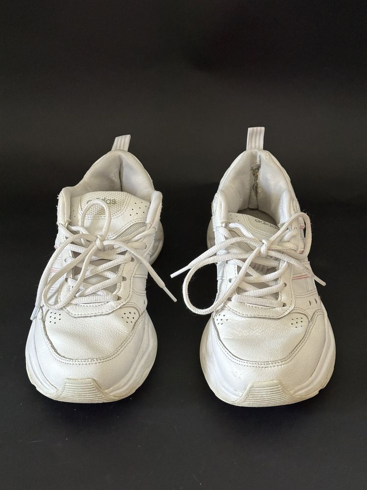 Кросівки Adidas Strutter