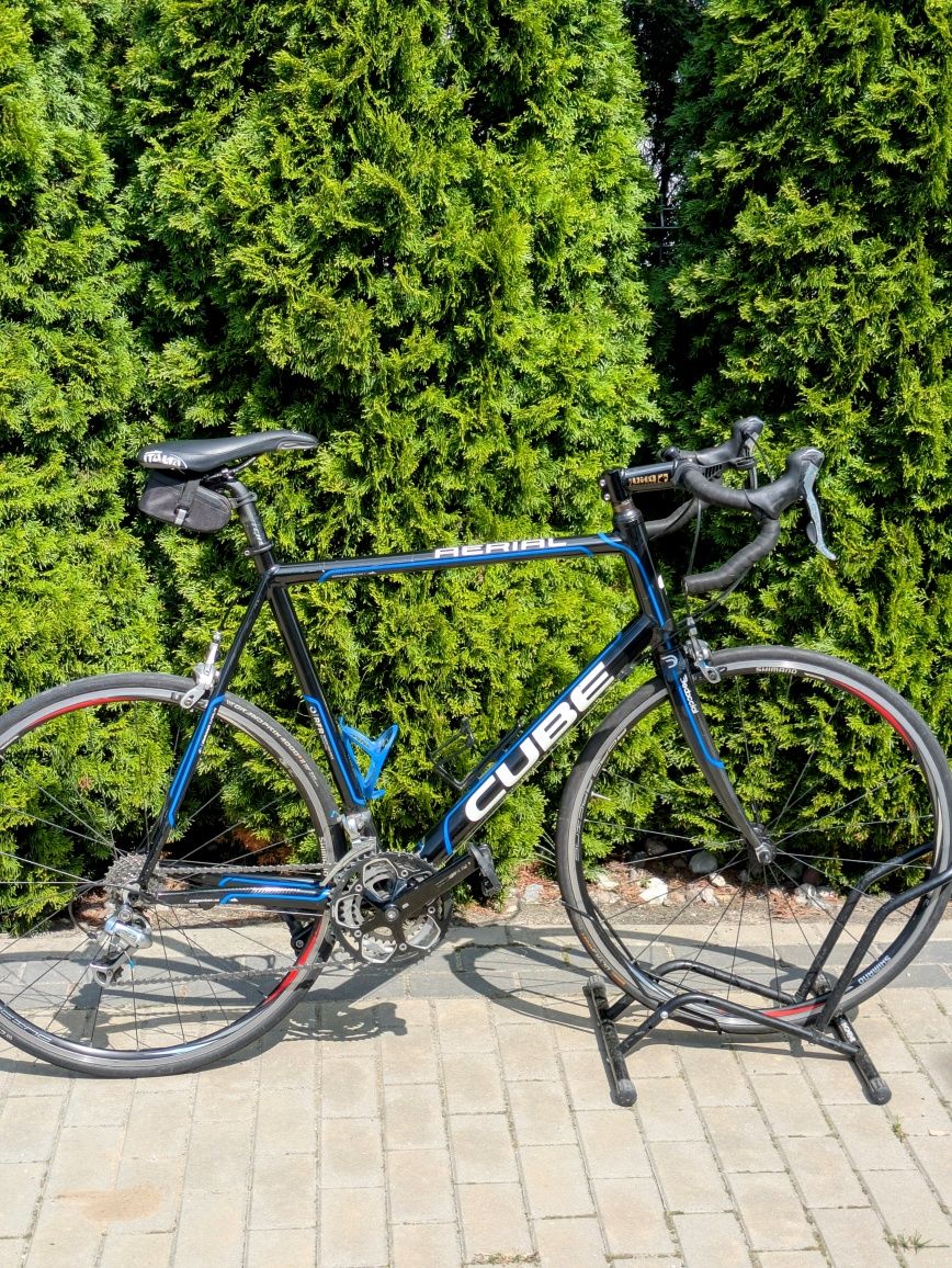 Rower szosowy Cube – aluminiowa rama 7005, karbonowy widelec, Shimano