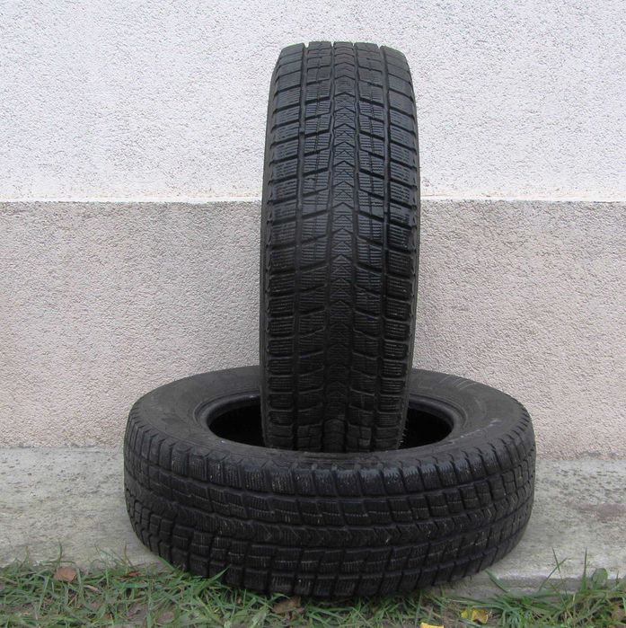 Зимові шини Roadstone Winguard Ice SUV 225/65/R17 102Q Поштучно пара