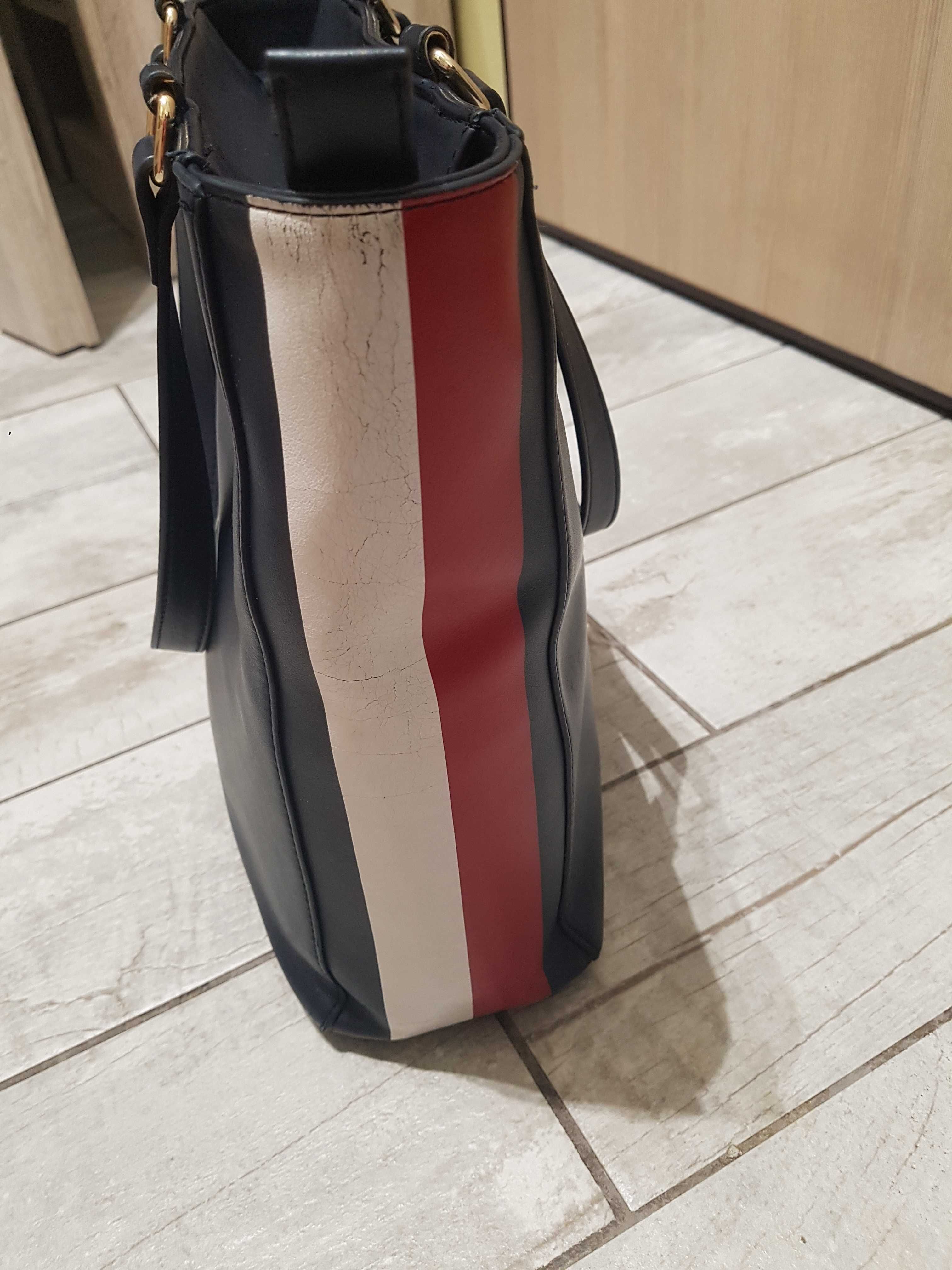 Torebka damska firmy Tommy Hilfiger