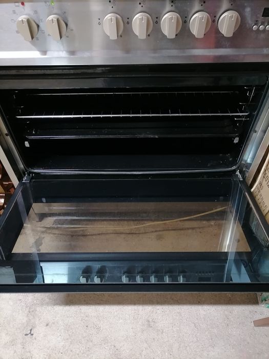 Fogão Meireles profissional, 5 bicos a gás e forno eléctrico de 90cm