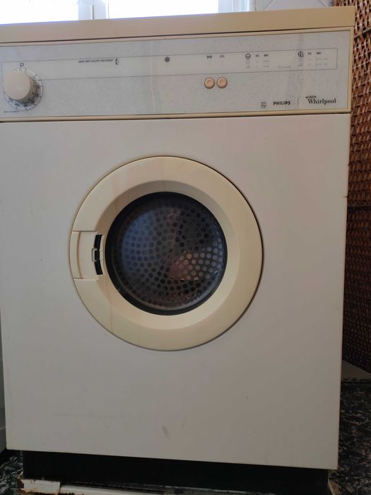 máquina de secar roupa