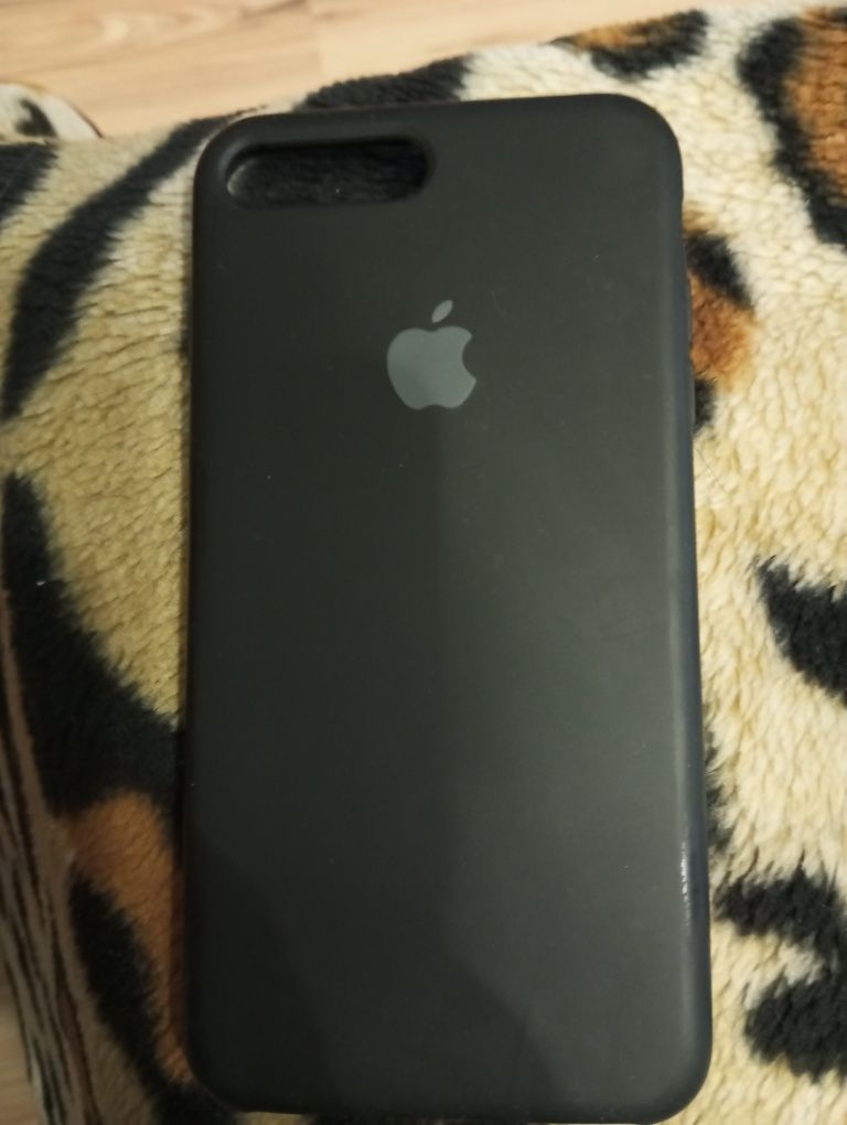 Чехол на айфон 8+, чорний
