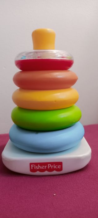 Piramidka fisher price kółka