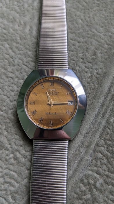 Часи Technos. Швейцарія