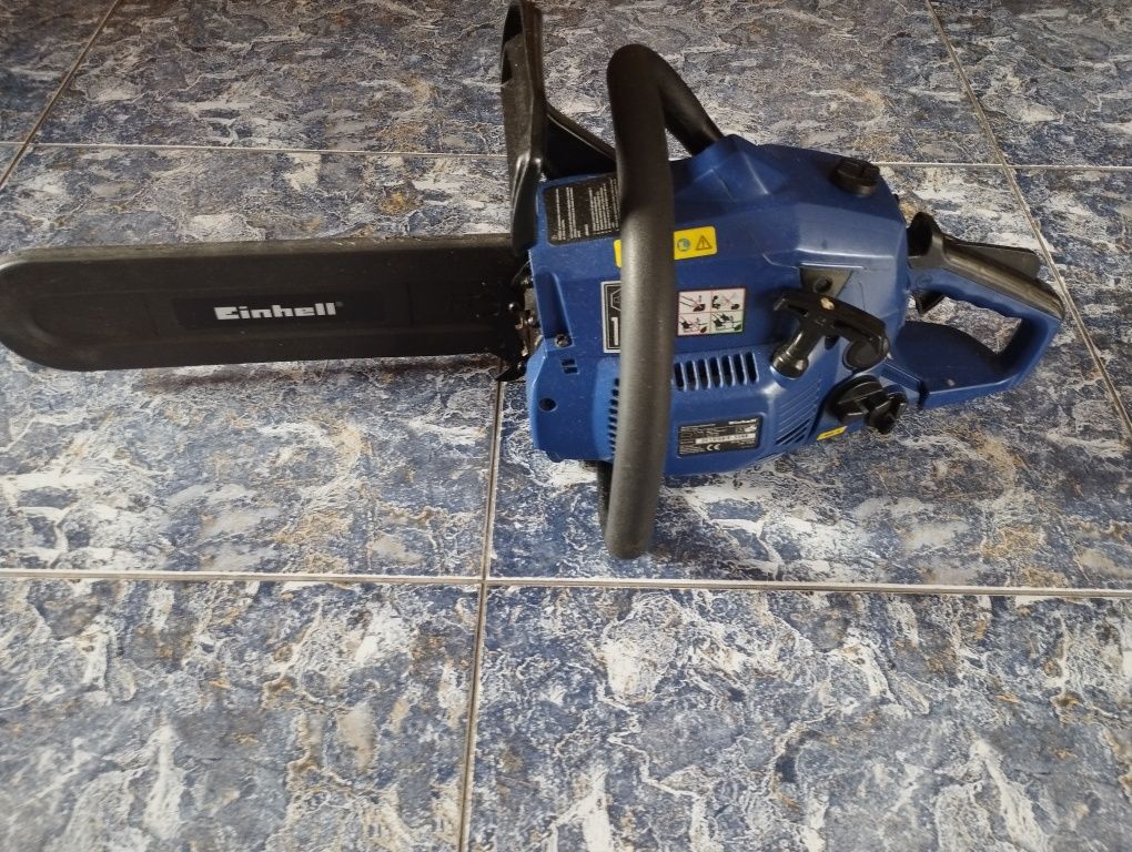 Motosserra Einhell com pouco uso muito bom.