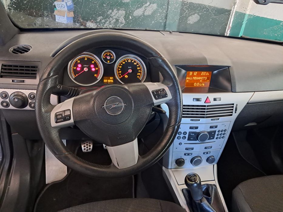 Opel astra H GTC