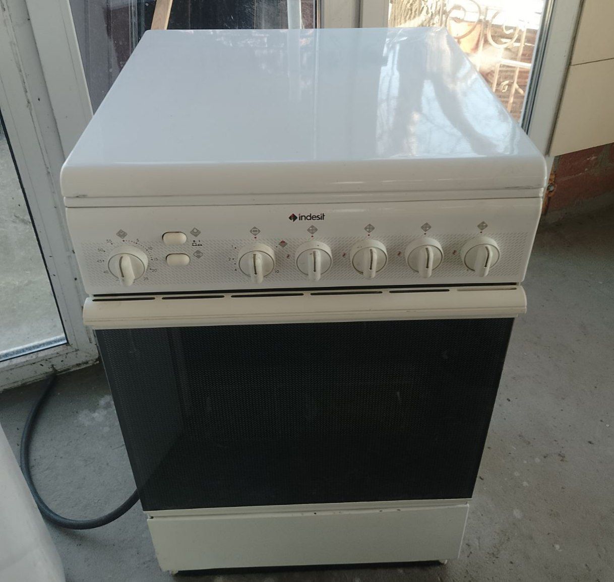 Продам плиту індезит