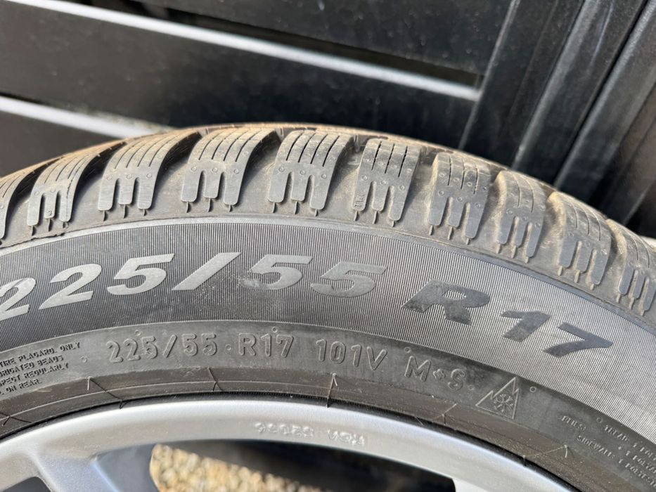 Mercedes koła MERCEDES / Opony zimowe PIRELLI 225/55/17 min. Do w213