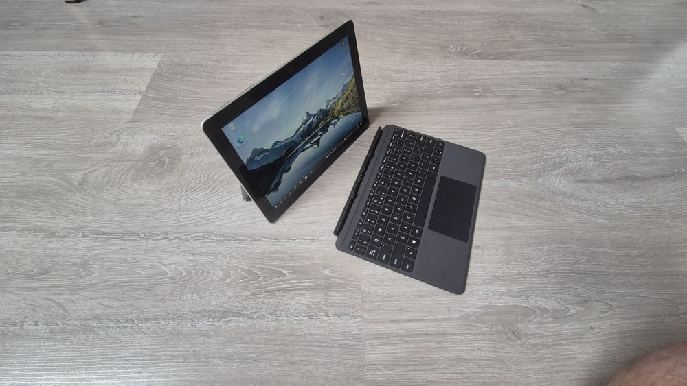 Microsoft surface go dotykowy laptop