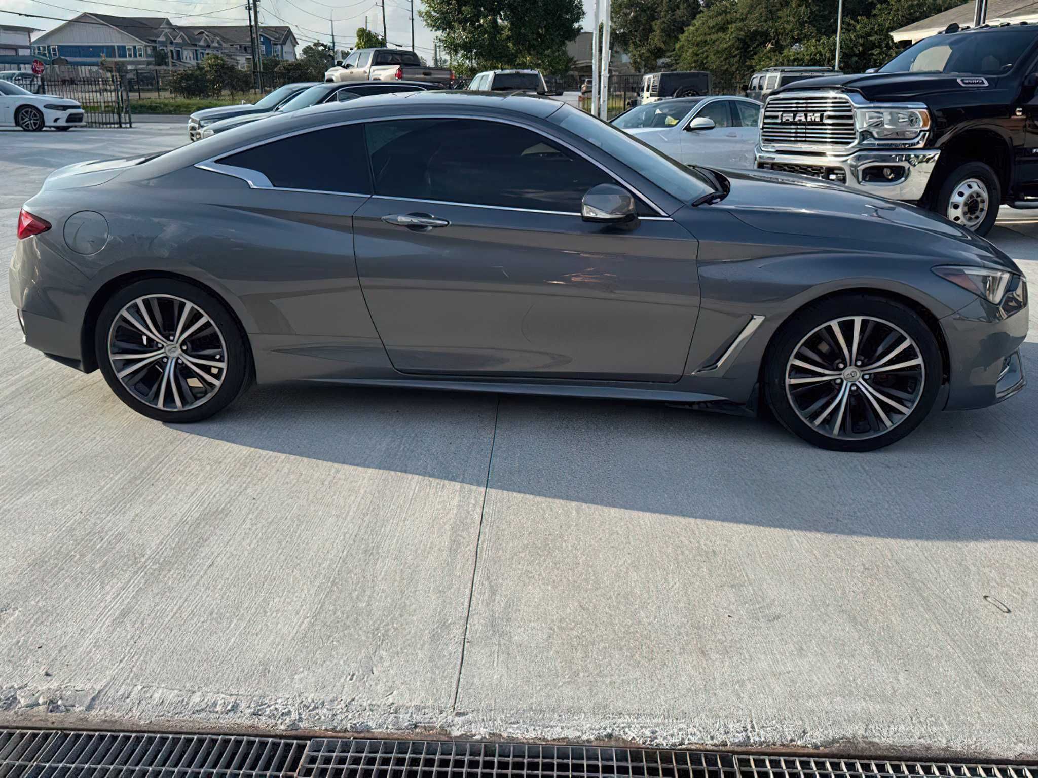 Infiniti Q60      2017
