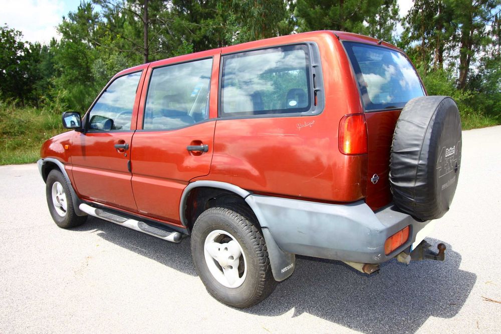 Nissan Terrano II c/AC e 7 Lugares