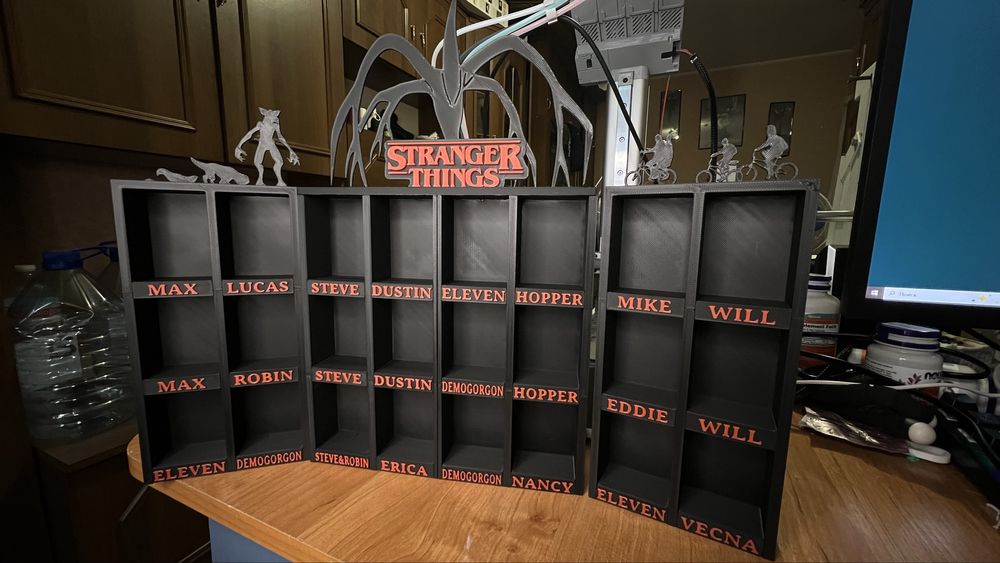 Полички для фігурок Kinder Joy Stranger Things  Дивні Дива на 24 шт