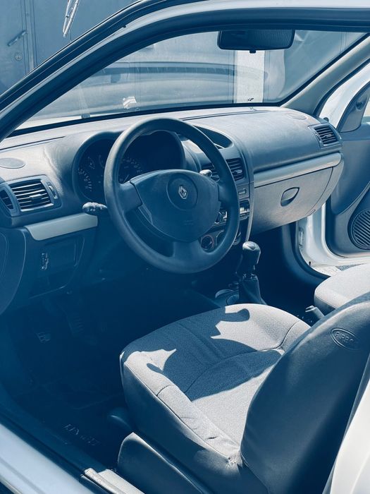 Renault clio em bom estado