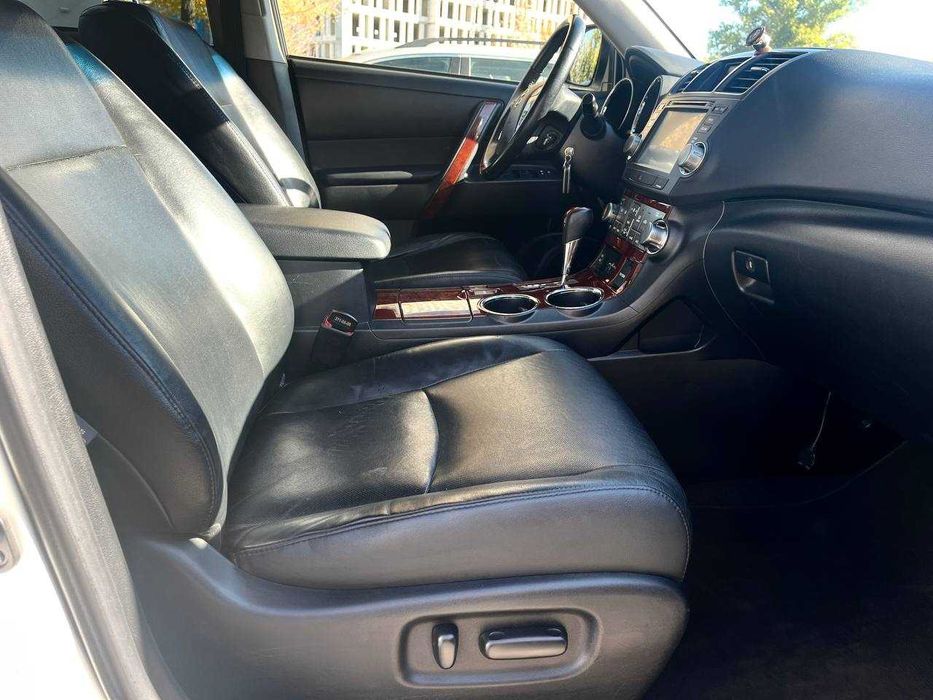 Toyota Highlander 2013 Офіційний без підкрасів