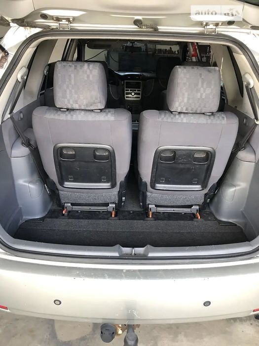 Toyota Avensis Verso