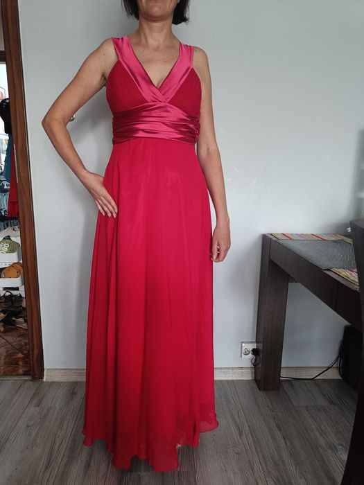 Sukienka wieczorowa długa czerwona