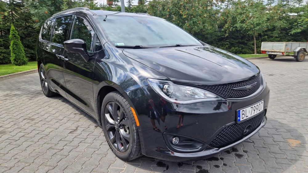 Chrysler Pacifica Sprzedam Chrysler Pacifica TOURING L w wersji S 2020 r.