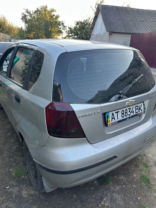 Машина Шевроле Авео