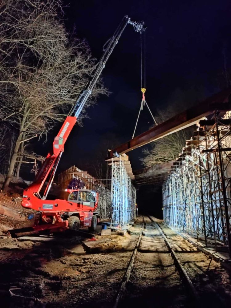 Wynajem podnośnik teleskopowy obrotowy Manitou 30m mrt3050