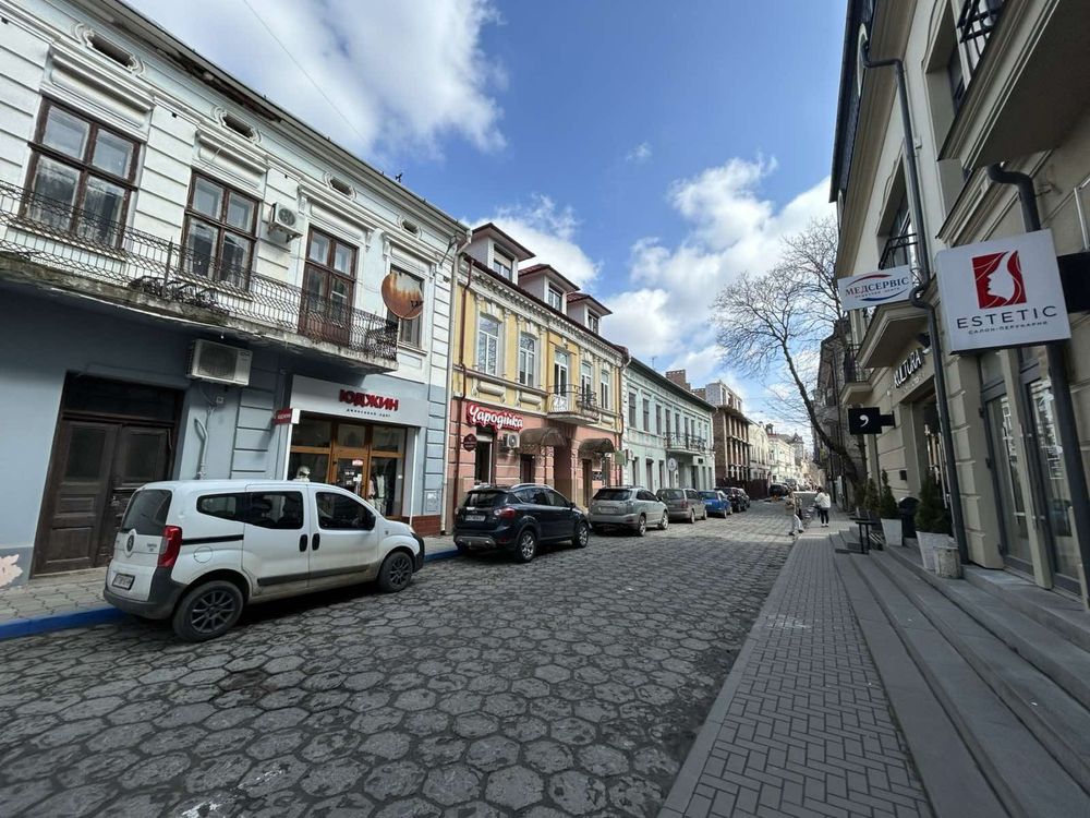 Продам 4к квартиру в центрі міста