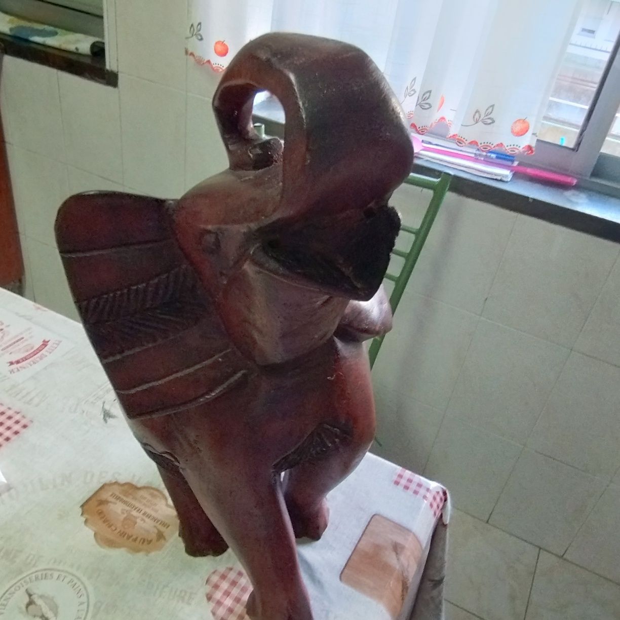 Estátua pau santo de elefante