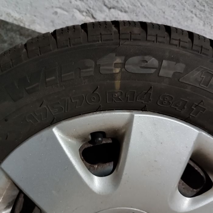 Opony zimowe 175/70 R14 całe koła