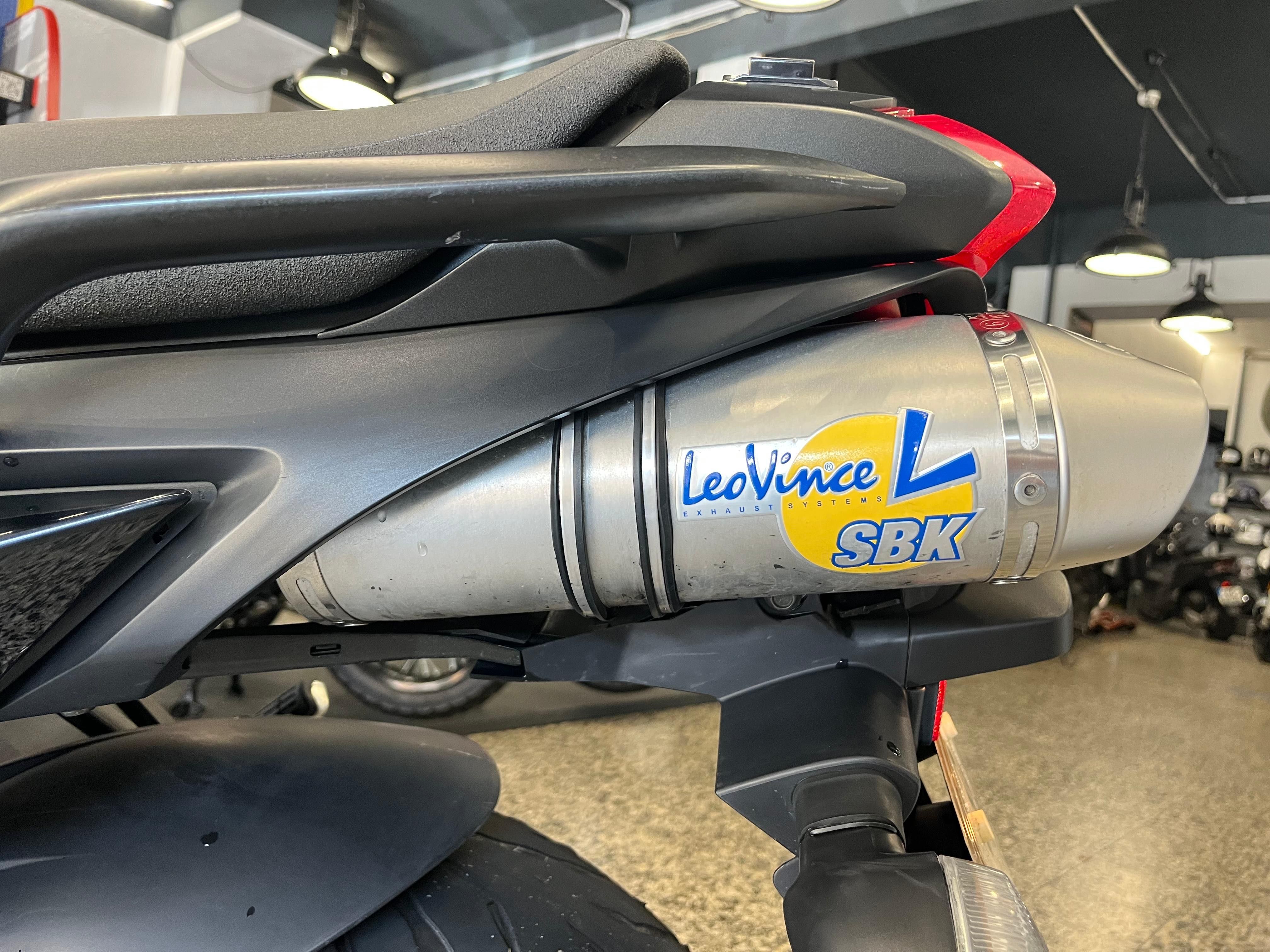 Yamaha FZ6N de 2009 com 37897 Kms, excelente estado, Varios Extras