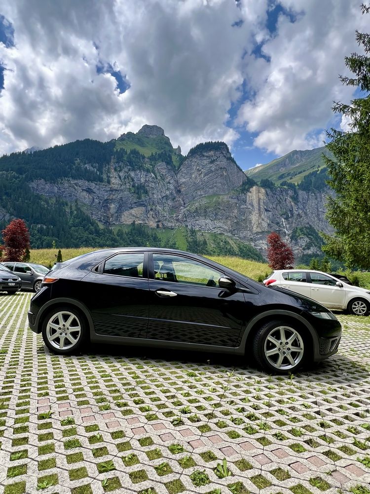 Honda Civic Ufo 1.8 super stan,aso