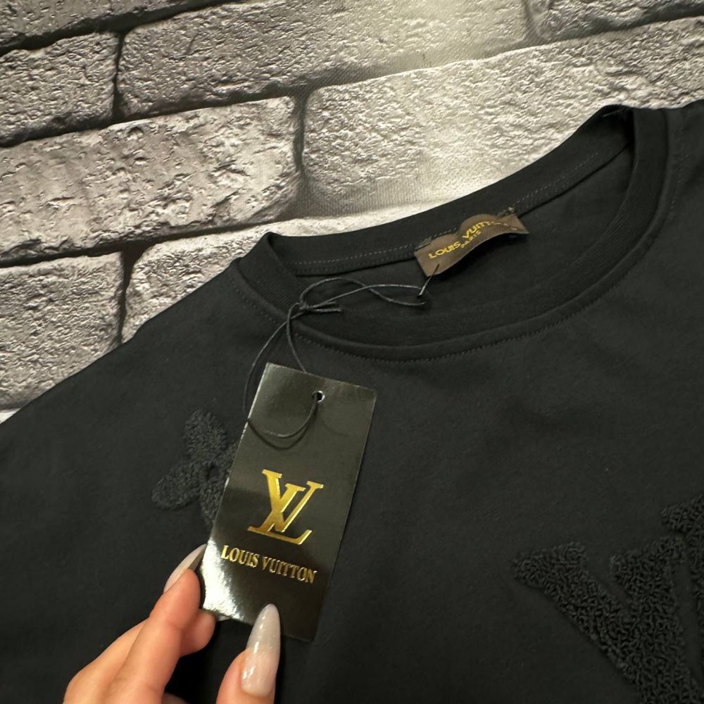 NEW COLLECTION! Женская футболка Louis Vuitton черная размеры S-XXL