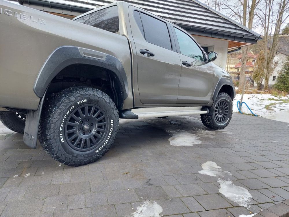 Koła terenowe Toyota Hilux Ford Ranger felgi O-Z opony BF Goodrich