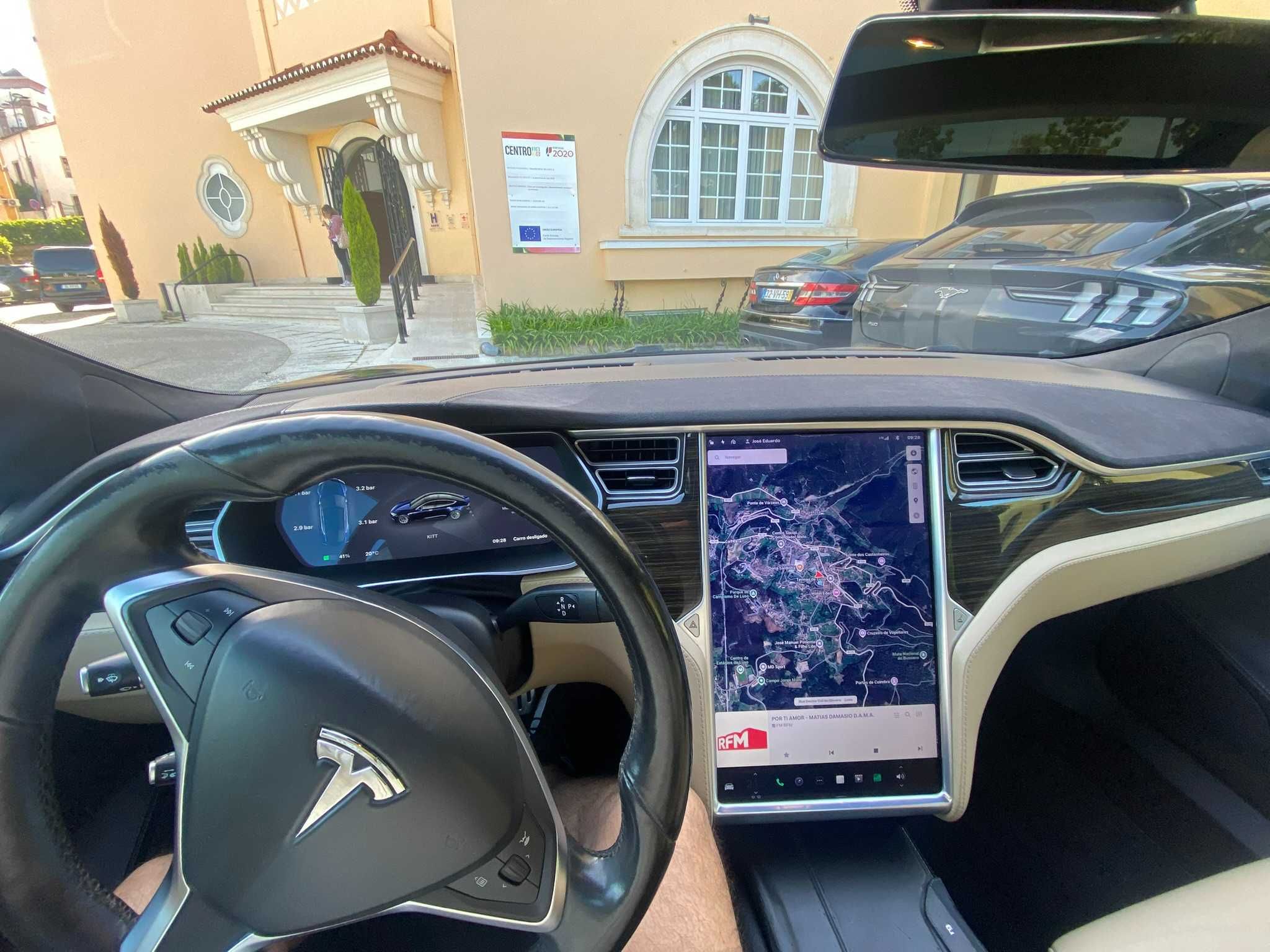 Tesla S P85D carregamentos gratuitos vitalícios SUC (código SC 01)