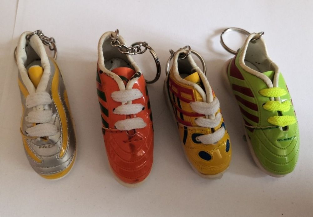 Breloczki but adidas - komplet