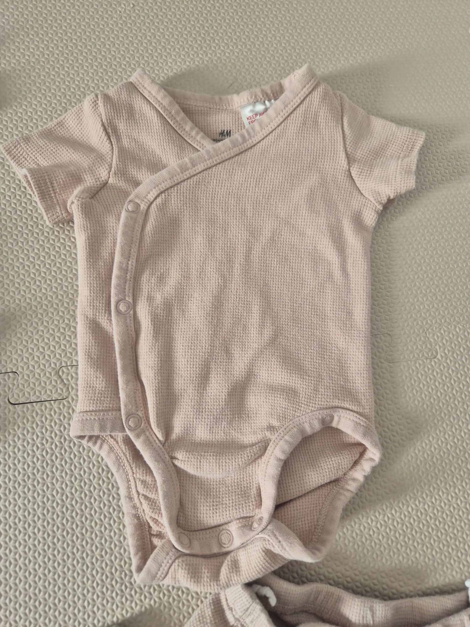 Zestaw body i spodenek H&M